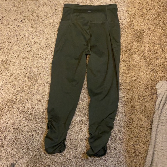 All in motion army green Capri leggings - Picture 5 of 5